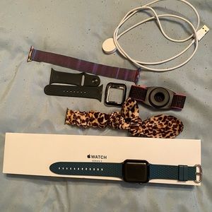 PERFECT Apple Watch Series 3 38mm (original box) with 4 bands and bumper